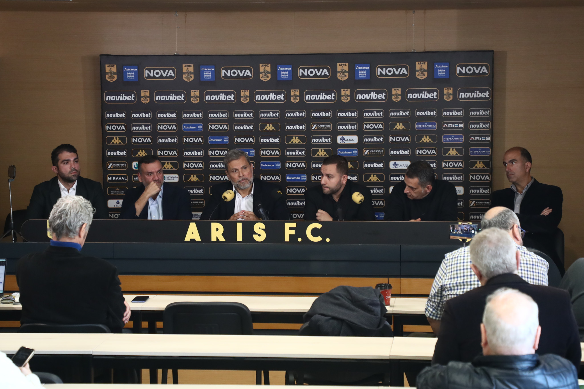 Ο Ερασιτέχνης Αρης ανέλαβε με ψυχραιμία και ευθύνη την "καυτή" πατάτα του επενδυτή στην ΠΑΕ