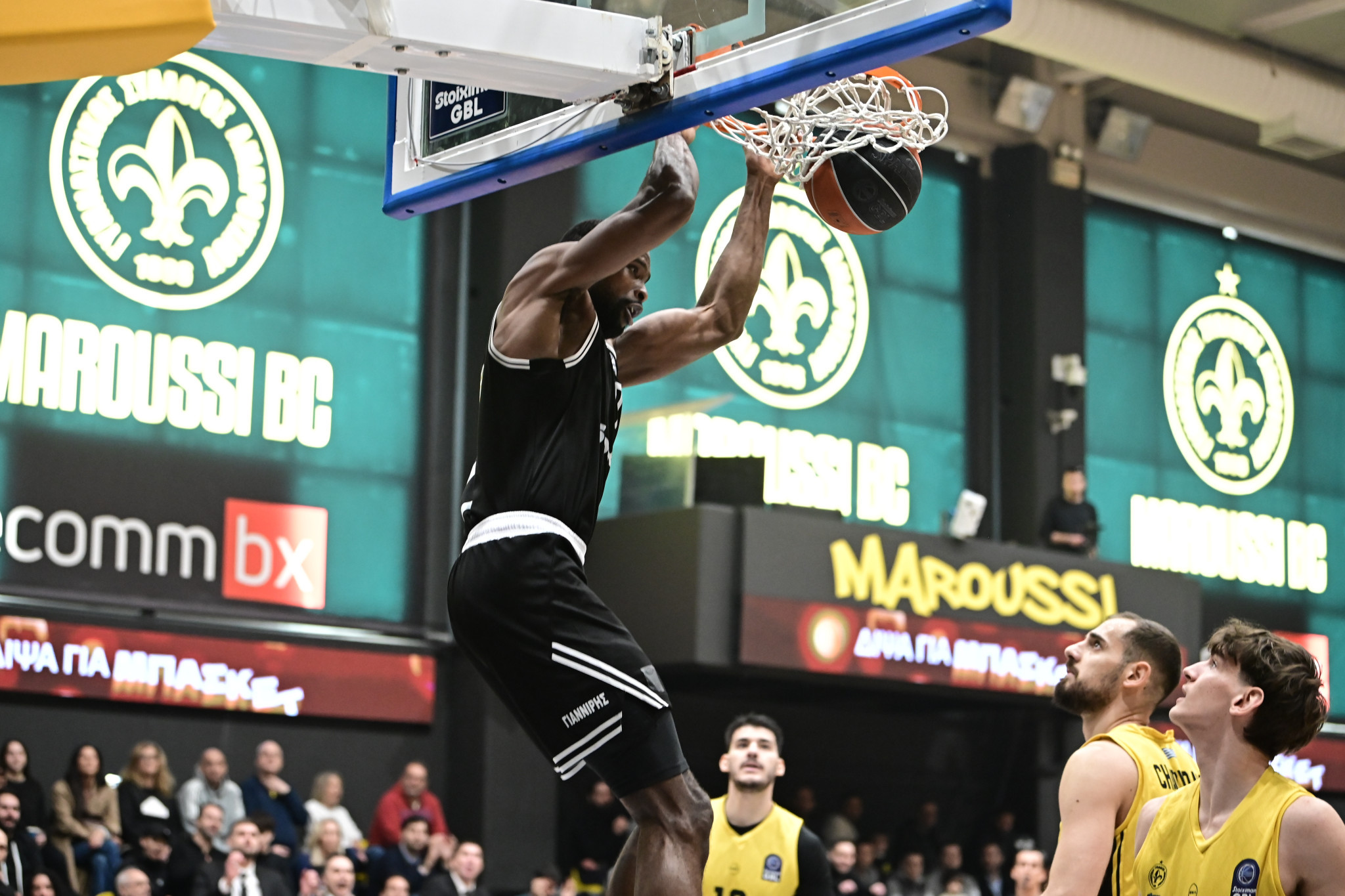 Ο ΠΑΟΚ άντεξε στην πίεση του Αμαρουσίου και έβαψε... ασπρόμαυρη την ασύλληπτη ματσάρα των βορείων προαστίων