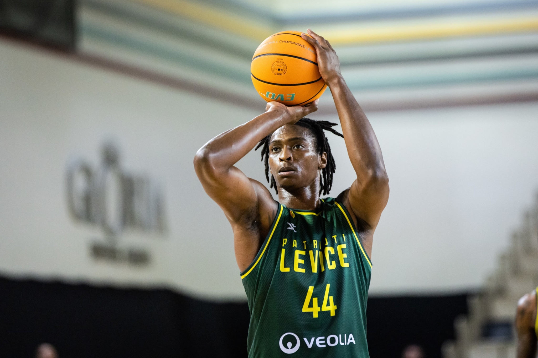 Επίσημο: Στη Μύκονο ο Καρλ Γκαμπλ