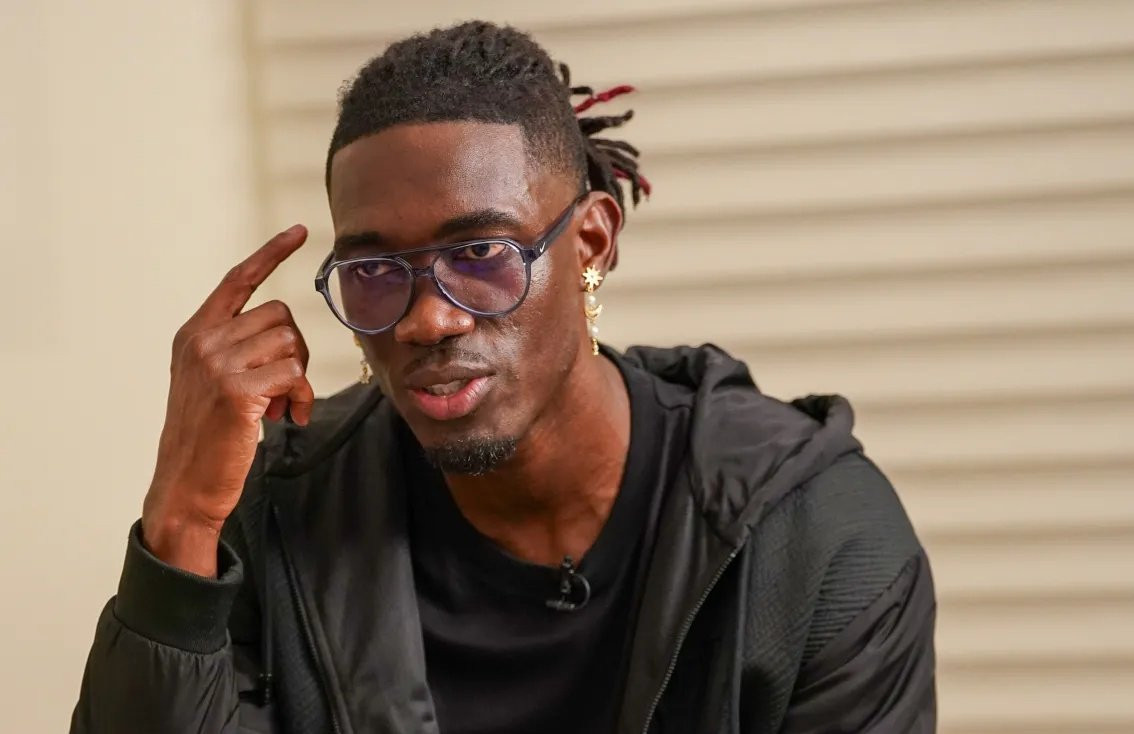 Απολογήθηκε ο Μπισούμα για το περιστατικό με το αέριο γέλιου - «Μετά την ληστεία δεν ήξερα τι έκανα»