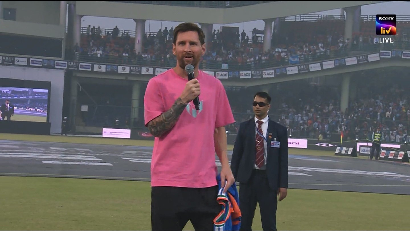 Τόσο κοστίζει το ρολόι που έλαβε ως δώρο ο Μέσι στην Ινδία