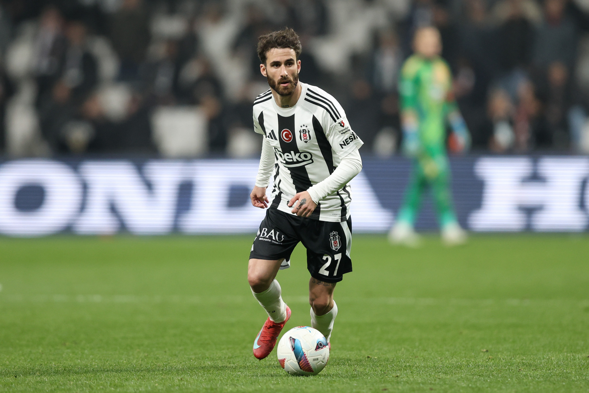 Ο προπονητής της Μπεσίκτας ξέσπασε κατά του Ράφα Σίλβα για τον οποίο φέρεται να ενδιαφέρεται η ΑΕΚ: «Είναι ένα μηδενικό»