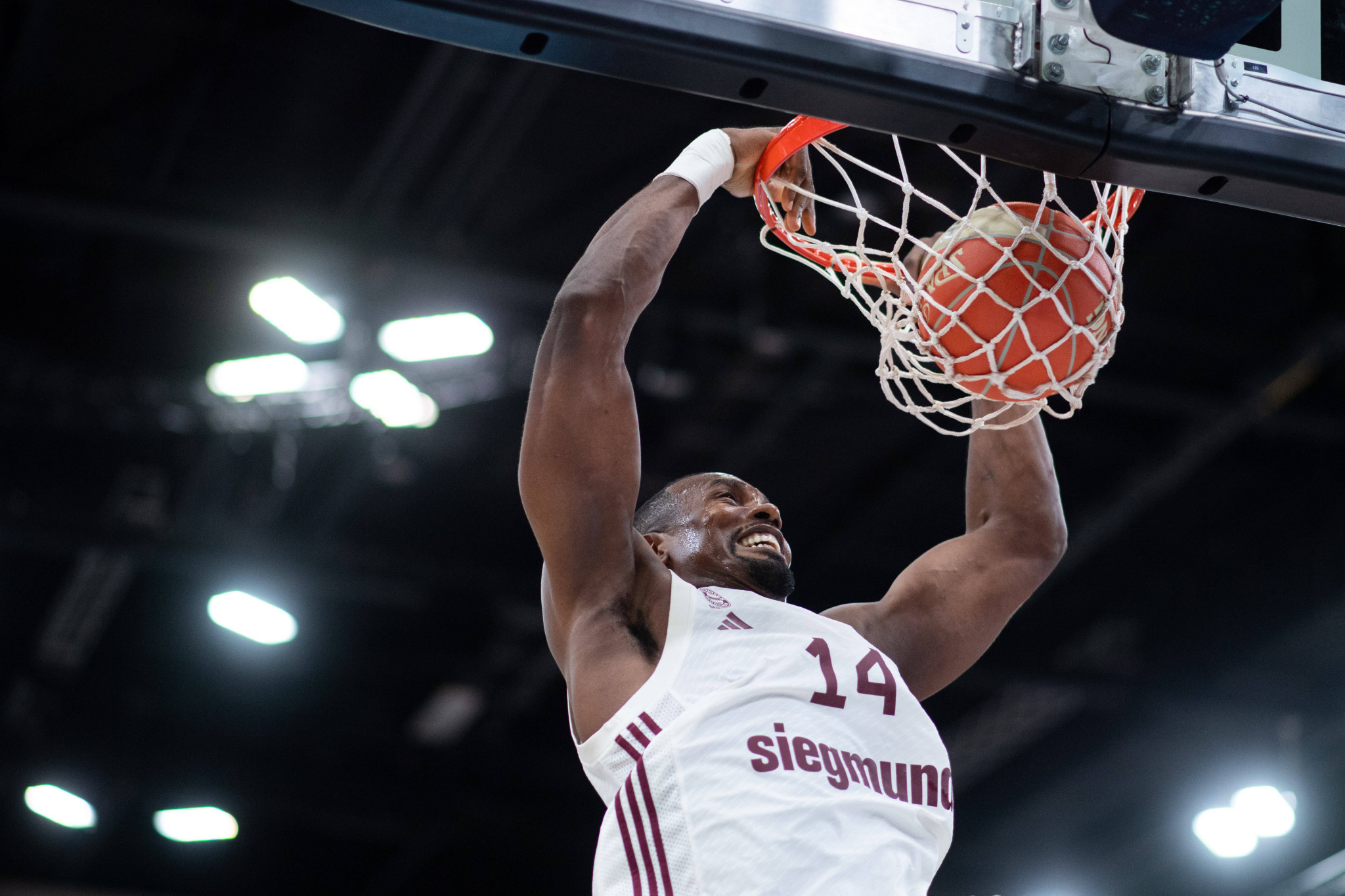 Ο Ιμπάκα επιστρέφει στη δράση: Η ομάδα-έκπληξη με την οποία προπονείται