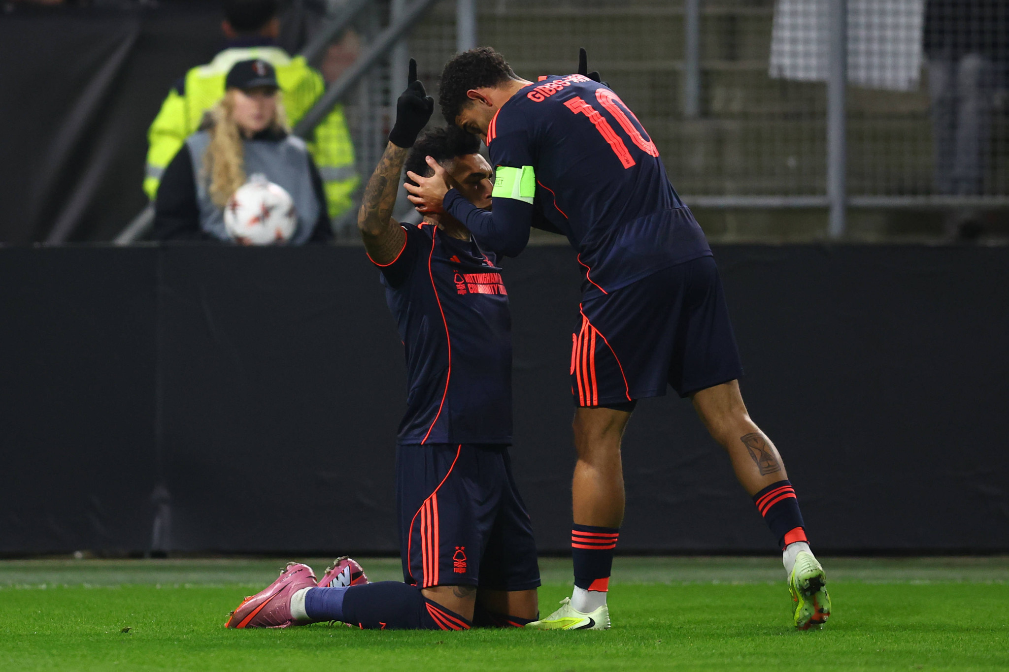 Πέρασε από την Ουτρέχτη η Νότιγχαμ - Νίκη οκτάδας για τη Φερεντσβάρος κόντρα στην Ρέιντζερς