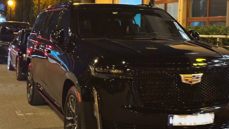 Το εντυπωσιακό αυτοκίνητο με το οποίο έφτασε ο Τέλης Μυστακίδης στο «PAOK Sports Arena» (video)