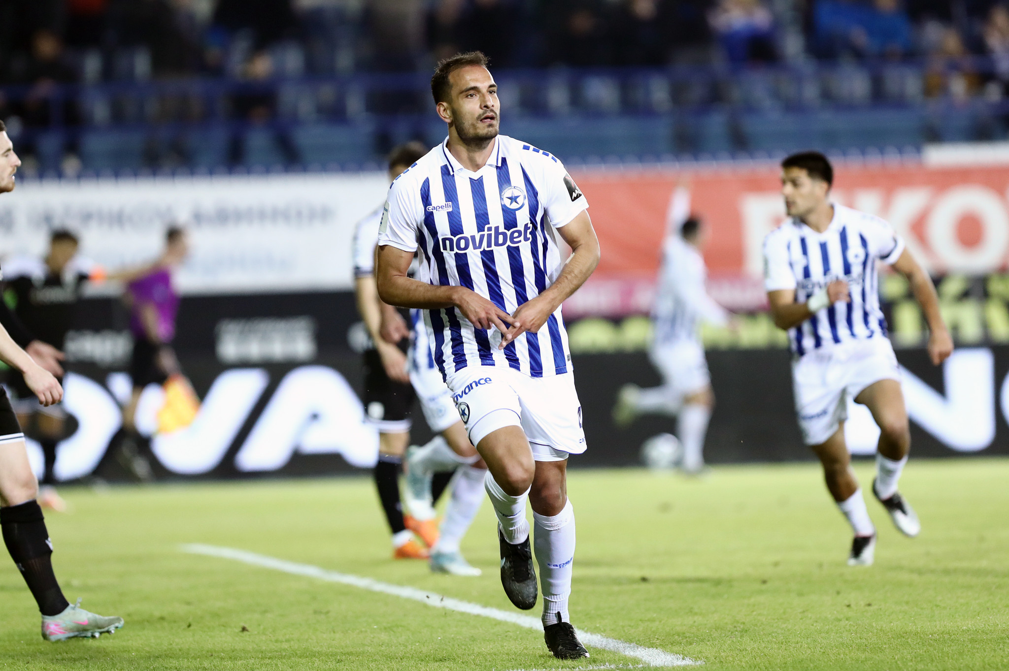 Ο Σταυρόπουλος με κεφαλιά δίνει το προβάδισμα στον Ατρόμητο απέναντι στον ΠΑΟΚ (video)