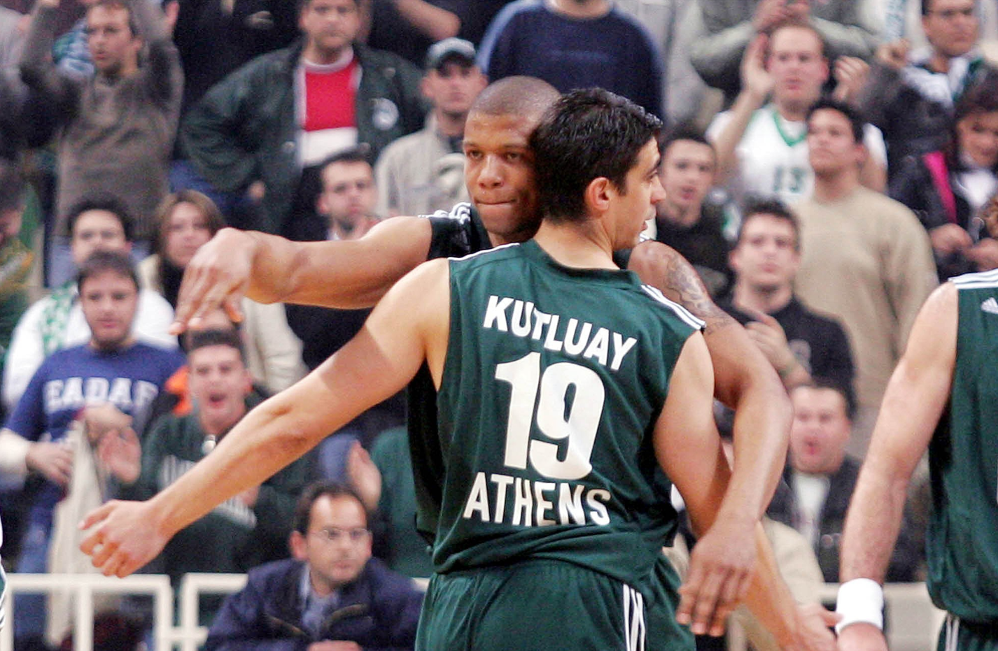 H Φενέρμπαχτσε θα αποσύρει τη φανέλα του Κουτλουάι πριν το ματς με τον Παναθηναϊκό (video)