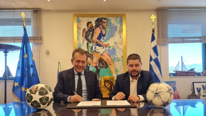 Υπεγράφη σύμφωνο συνεργασίας από Βρούτση και Γκαγκάτση για το «FIFA Football for Schools»