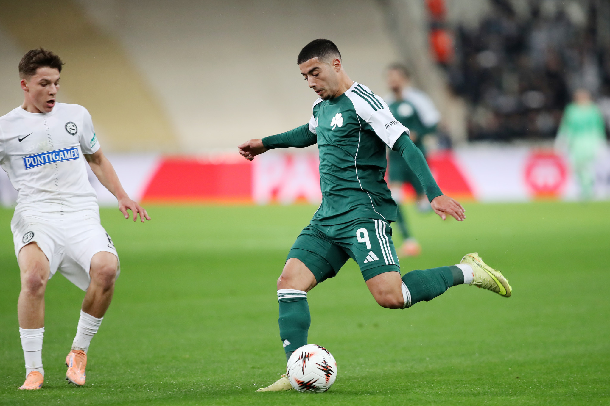 Η UEFA αποθέωσε τον Ζαρουρί για την φανταστική ντρίμπλα κόντρα στη Στουρμ Γκρατς (video)