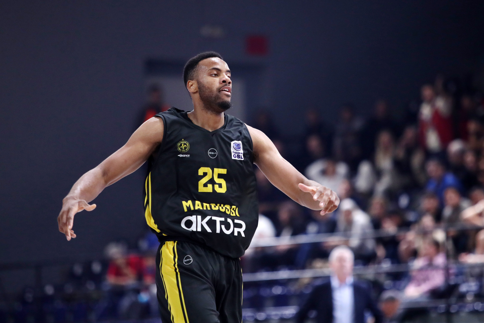 Στη Μύκονο ο Τζάστιν Μπριγκς