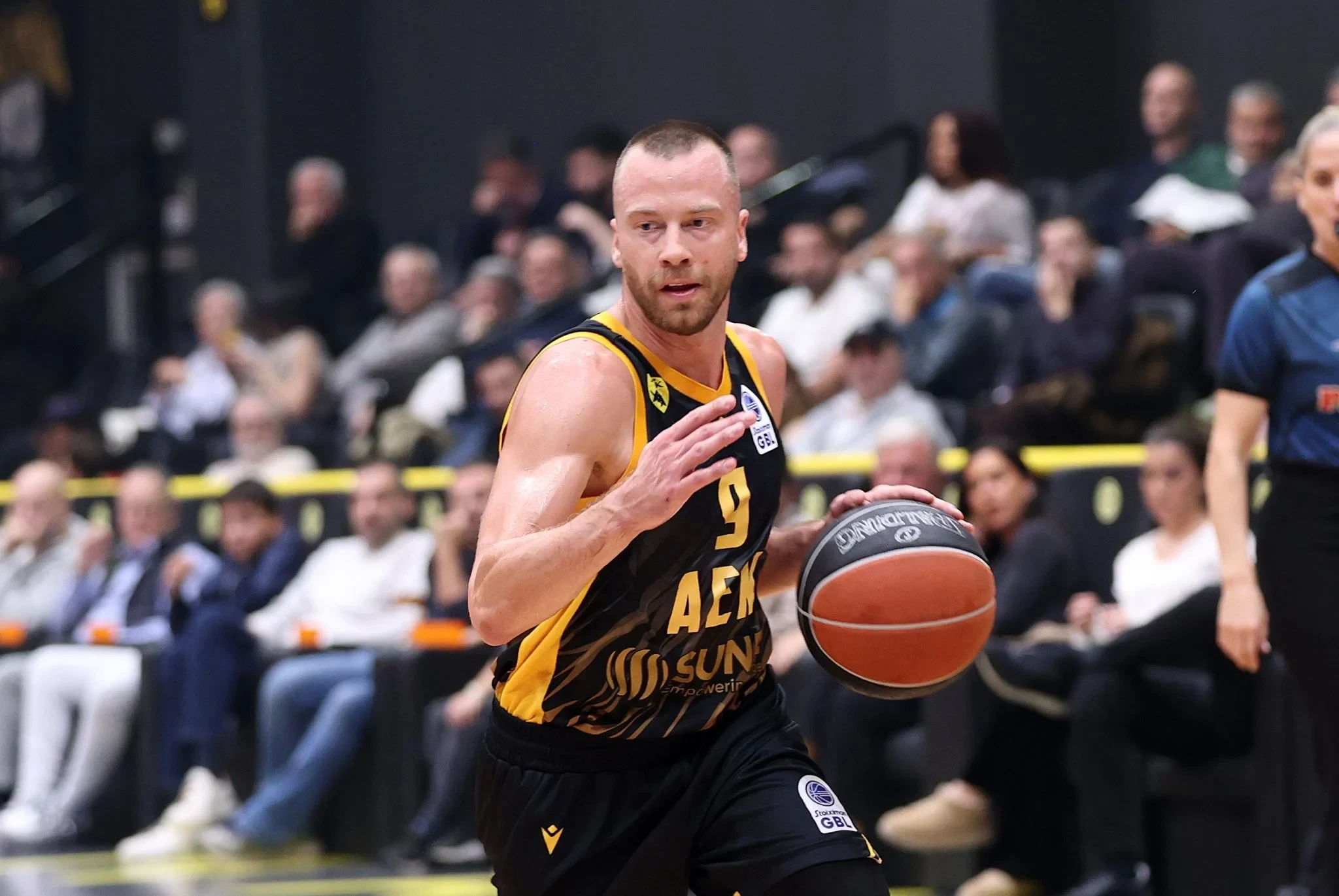 «Μέσα» ο Λεκαβίτσιους, εκτός ο Κατσίβελης για την ΑΕΚ κόντρα στη Μύκονο