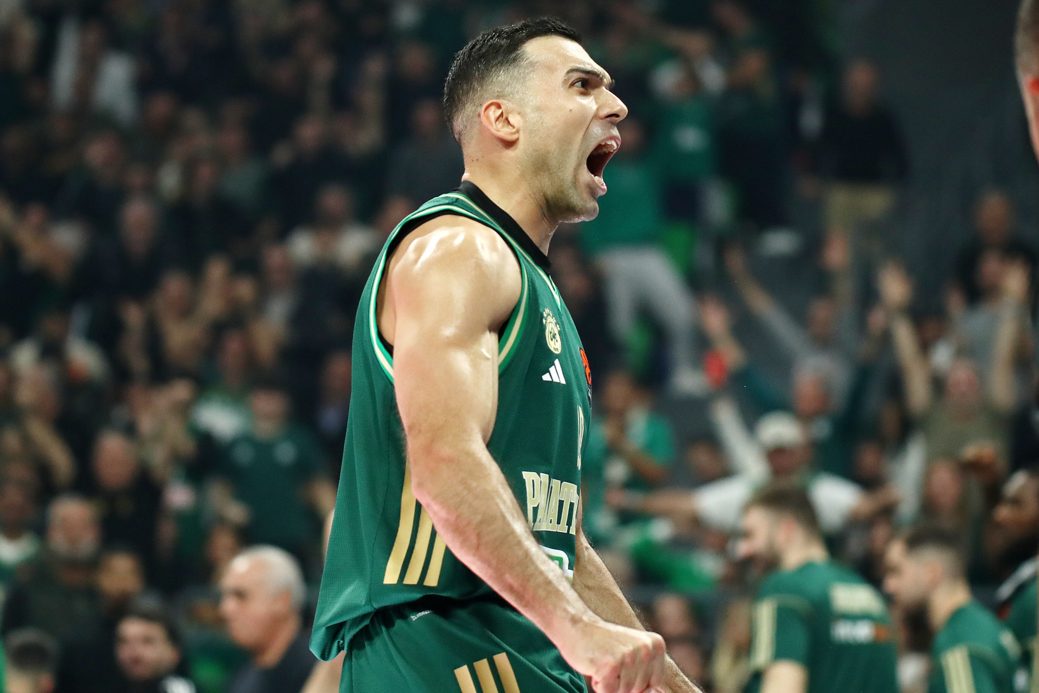 Το σλάλομ του αρχηγού: Ο Σλούκας ελίσσεται και διαλύει την άμυνα της Χάποελ (video)