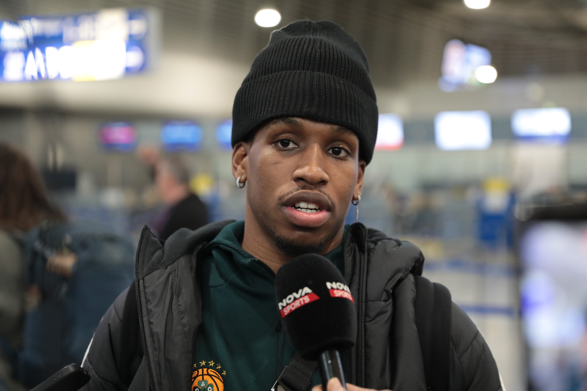 Σορτς: «Να φέρουμε τη νίκη ως χριστουγεννιάτικο δώρο στον Σλούκα»