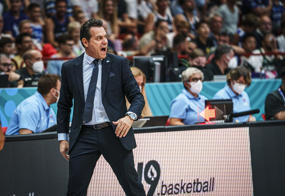 Ο έξαλλος Ιτούδης τα έκανε... λίμπα μετά την ήττα της Χάποελ (video)