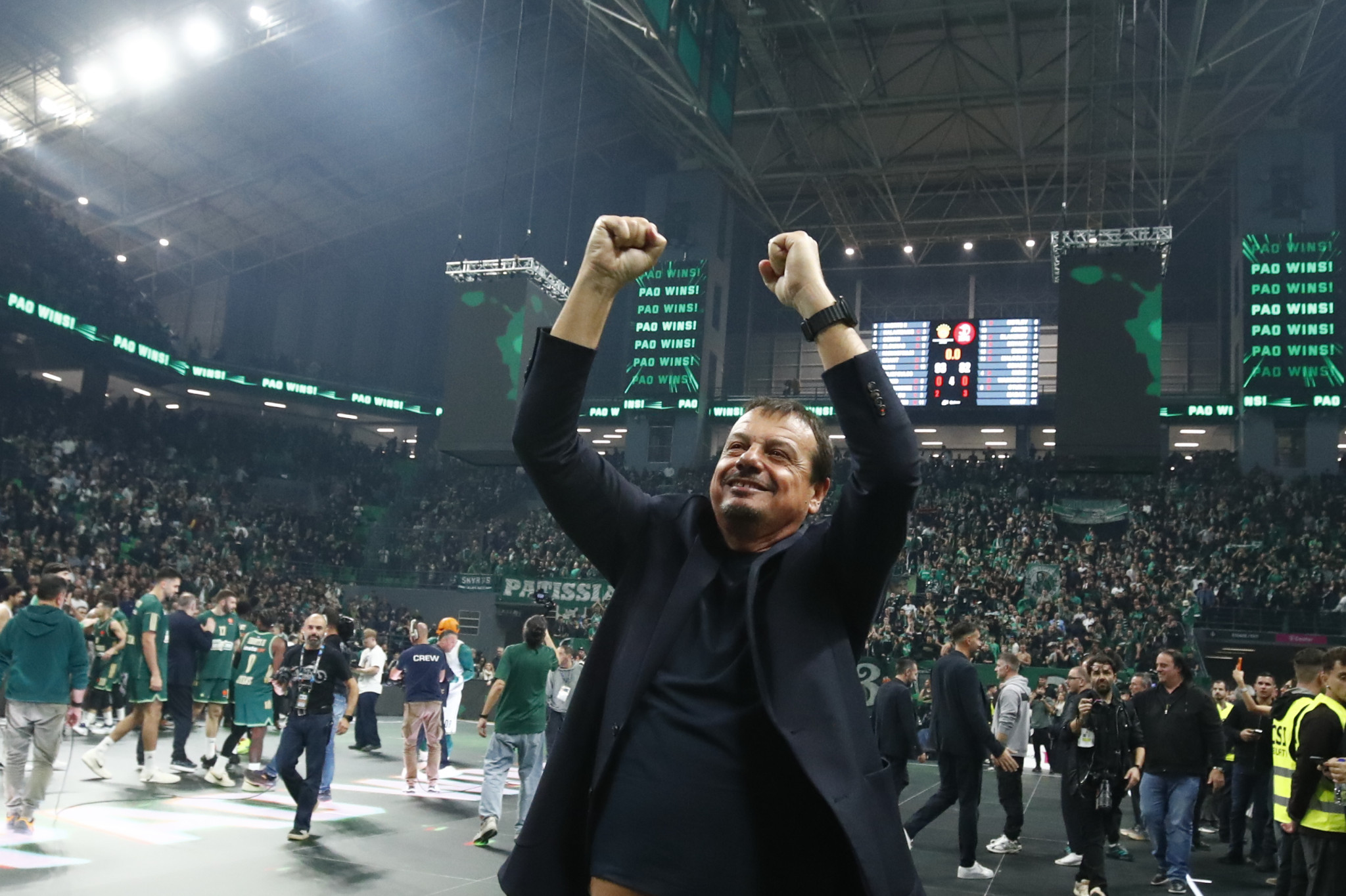 Οι γροθιές υψώθηκαν ξανά: Ο Αταμάν πανηγύρισε τη νίκη επί της Χάποελ Τελ Αβίβ (photos)