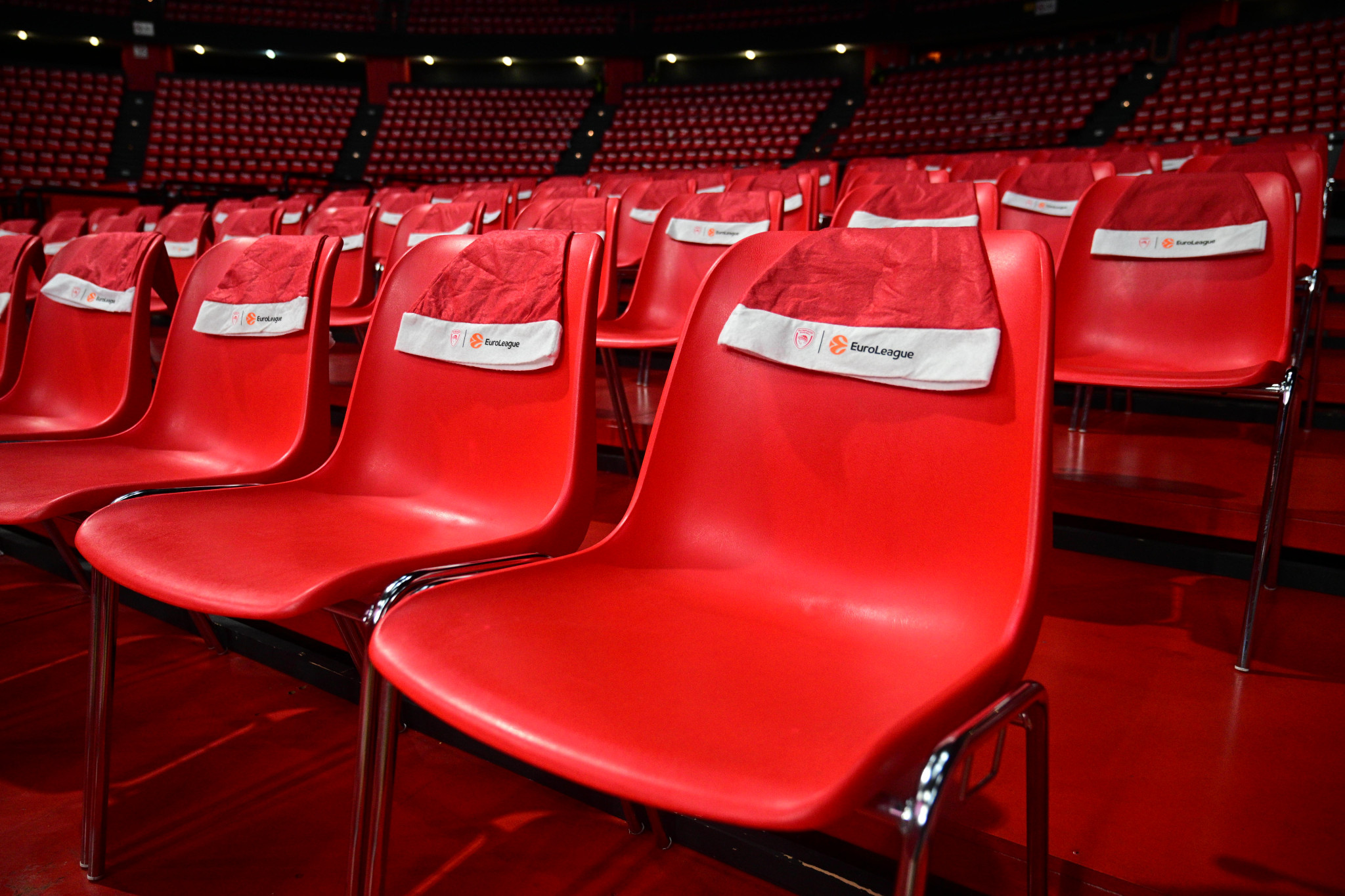 Το πνεύμα το Χριστουγέννων έφτασε στο ΣΕΦ - To βίντεο του Athletiko