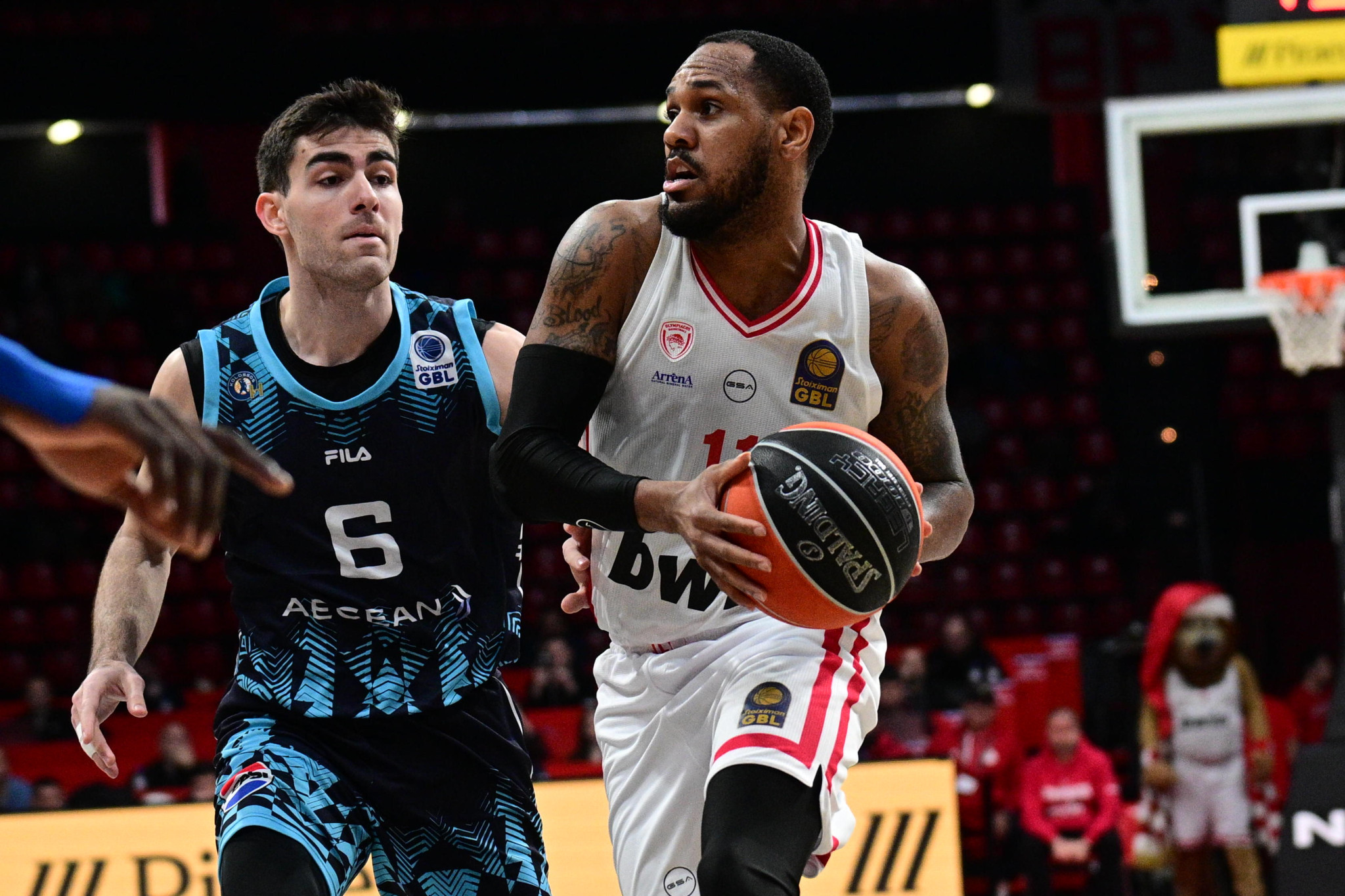 Το πρώτο καλάθι του Μόρις με τη φανέλα του Ολυμπιακού (video)