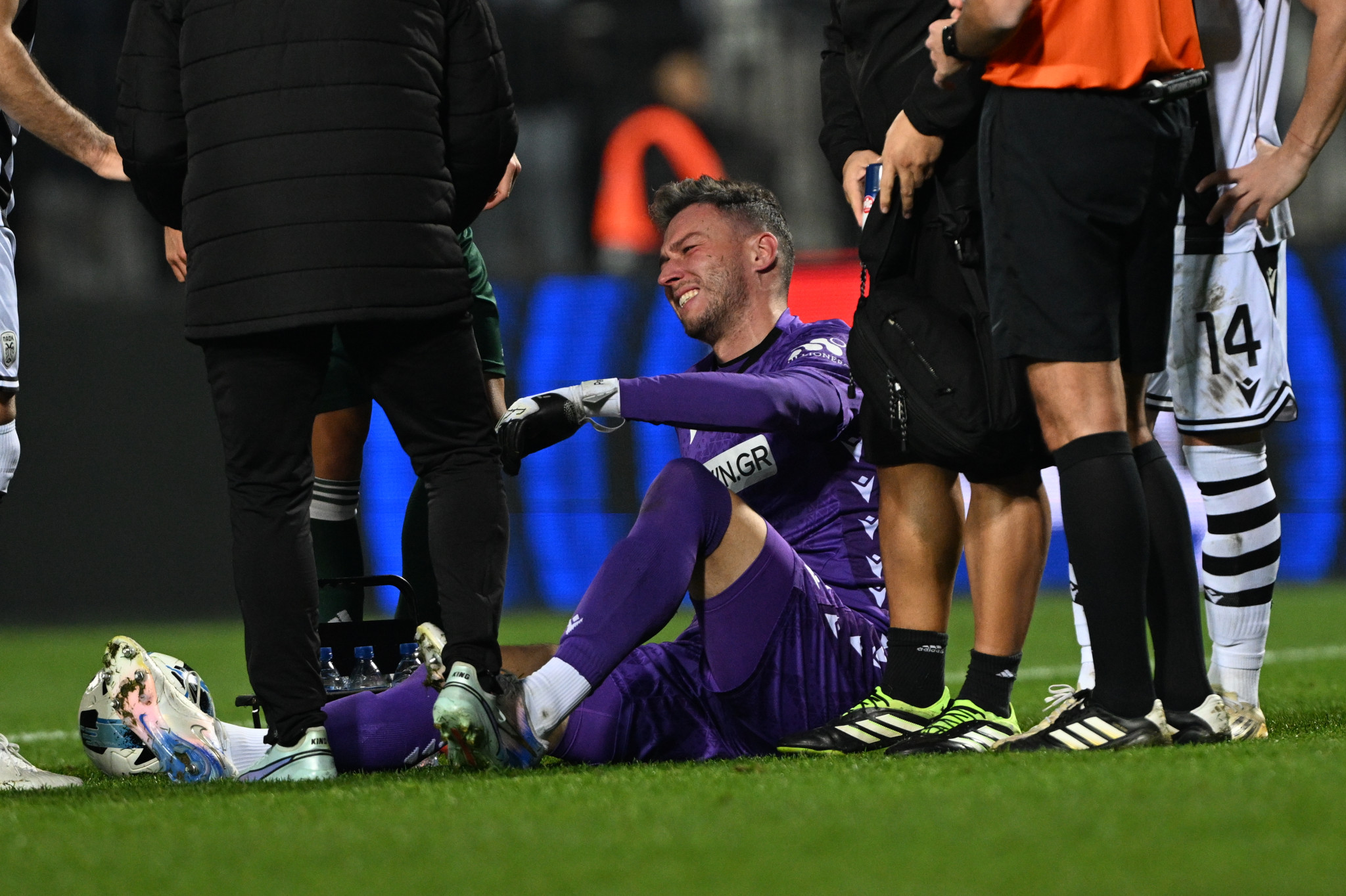 Κάκωση στο γόνατο ο Παβλένκα - Εκτός για πάνω από ένα μήνα