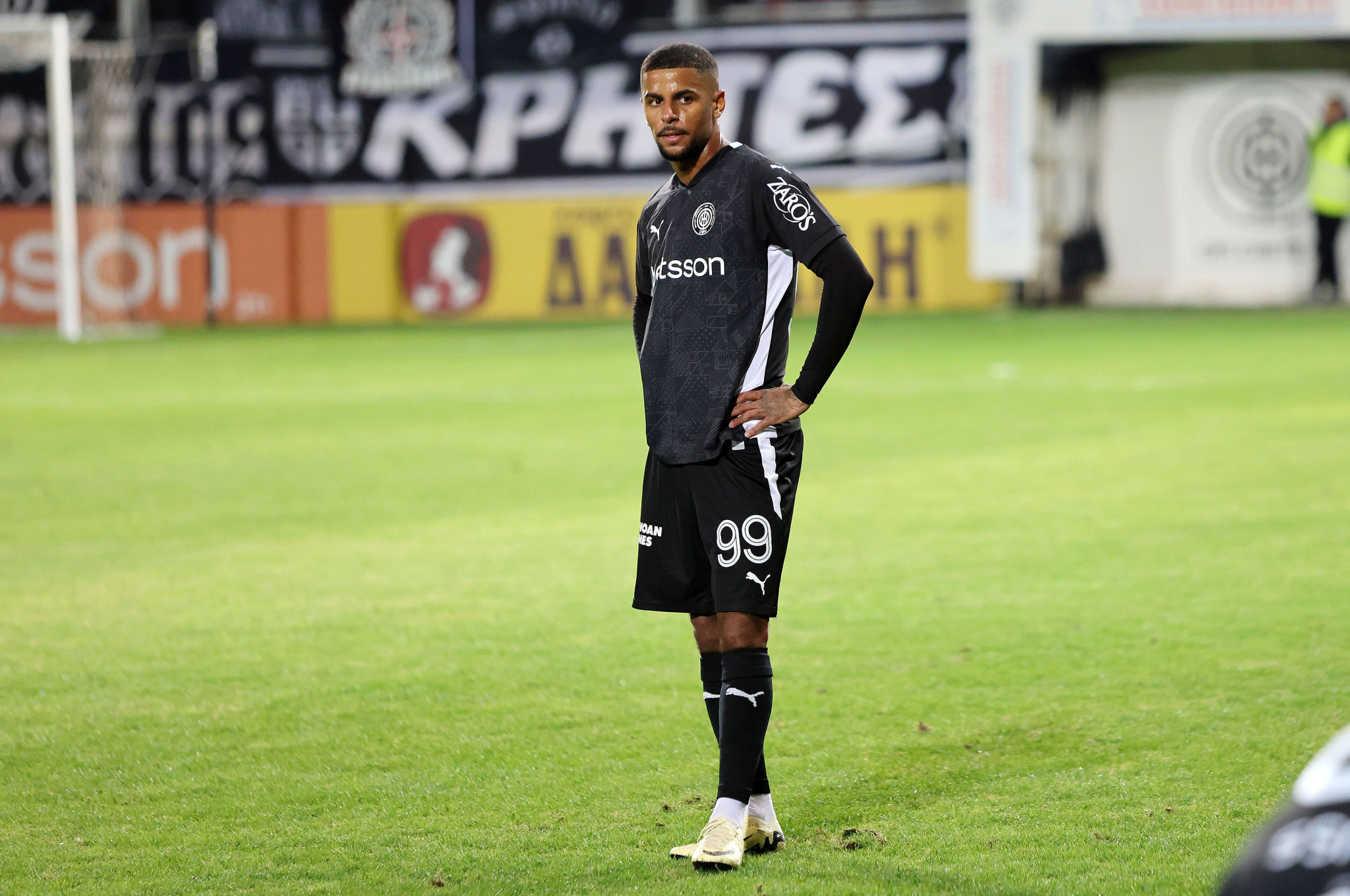 Πρώτες χειμερινές μεταγραφές του Βόλου οι Ντέρεκ Αγιάκουα, Λιρόι Αμπάντα