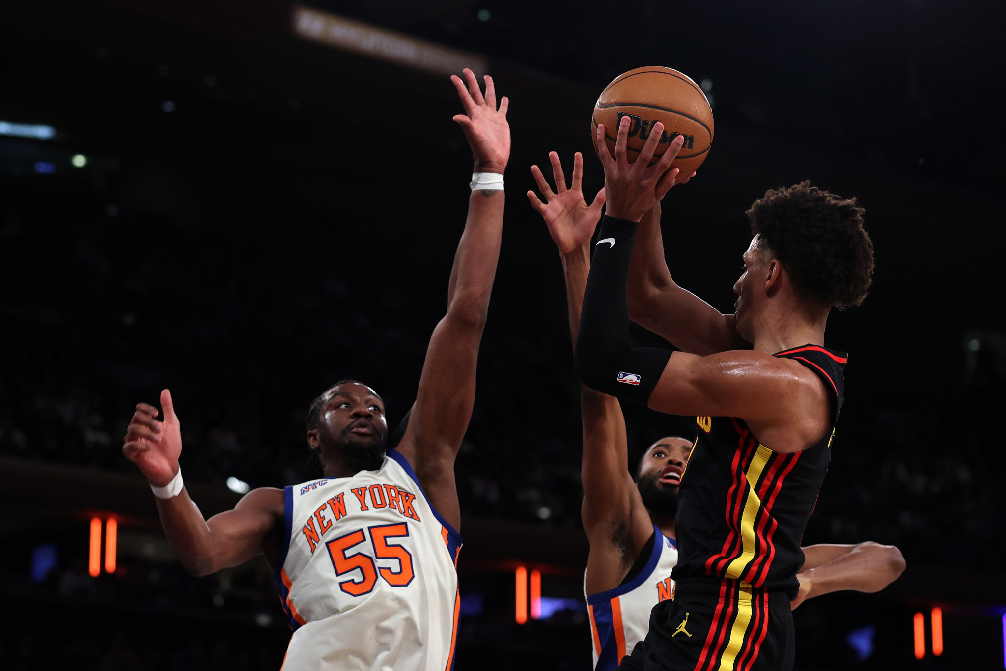 Δύσκολη νίκη για τους Καβαλίερς, οι Σανς διέλυσαν τους Κινγκς