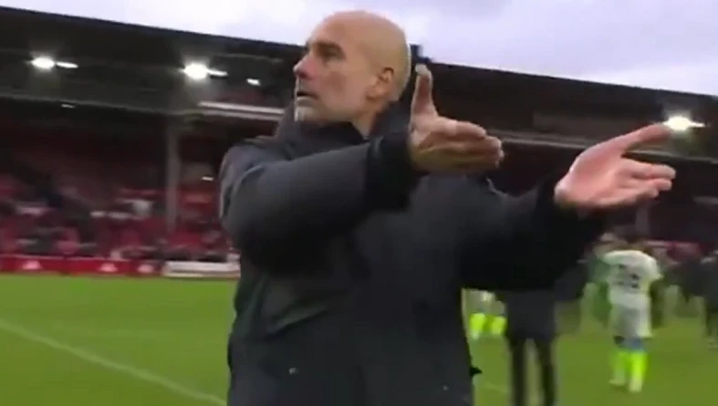 Ο Γκουαρδιόλα «χτύπησε» ξανά και τα έβαλε με καμεραμάν (video)