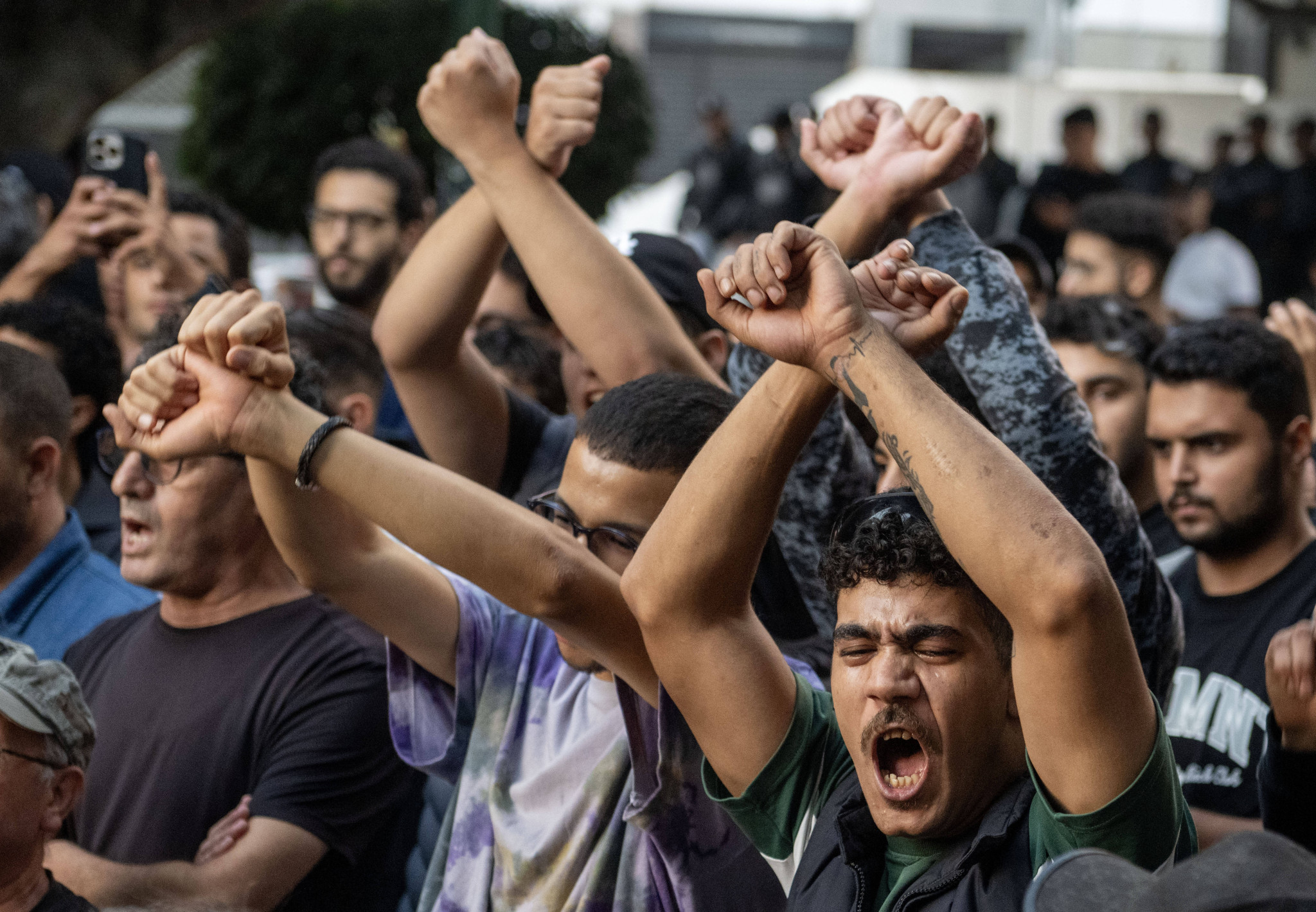 «Θέλουμε νοσοκομεία, όχι γήπεδα» - Το κίνημα Gen Z 212 δίνει τον αγώνα του στους δρόμους