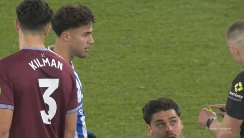 Ο Κωστούλας πήρε κίτρινη στα 17 δευτερόλεπτα μετά την είσοδό του - Ο Μαυροπάνος το... θύμα του