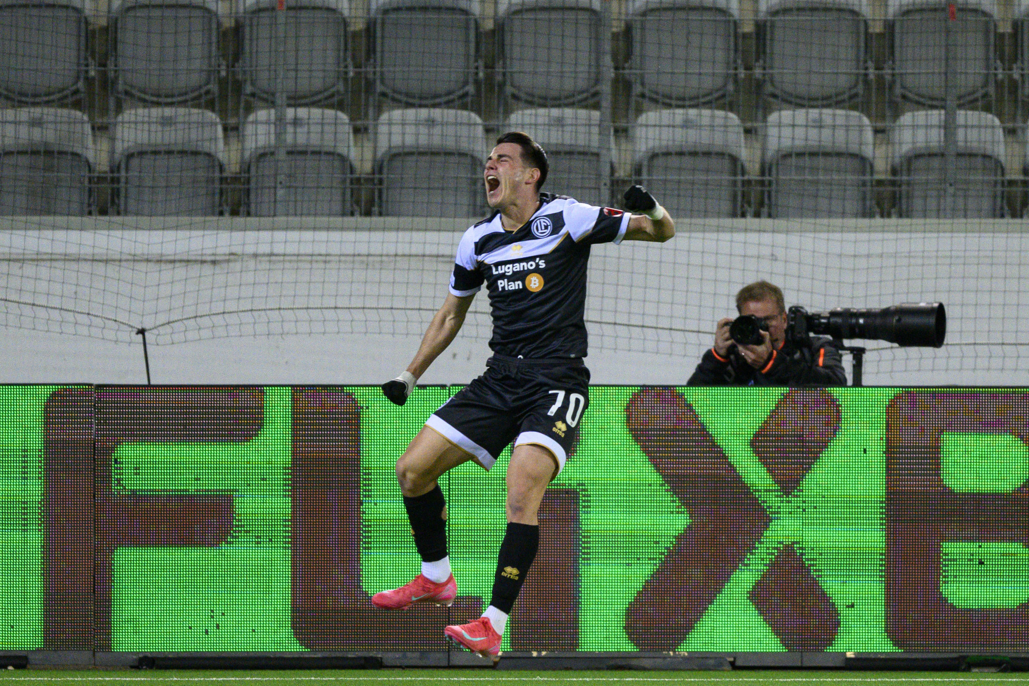 Ο Κούτσιας «μίλησε» με γκολ στη νίκη της Λουγκάνο στο ντέρμπι με τη Γιούνγκ Μπόις (video)