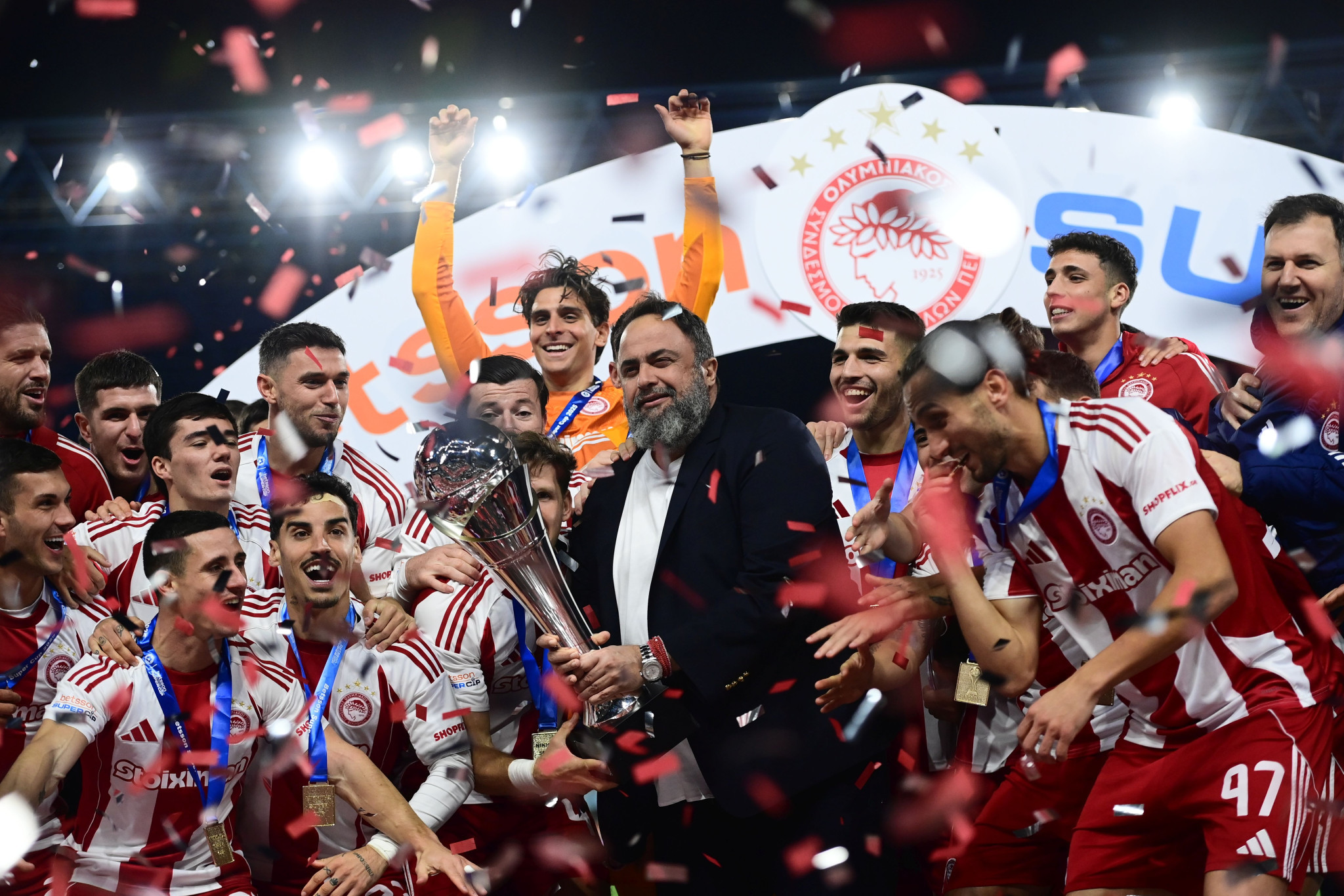 Μαρινάκης μετά την κατάκτηση του Super Cup: «Χρυσό τρεμπλ των 100 χρόνων θρυλικής ιστορίας»