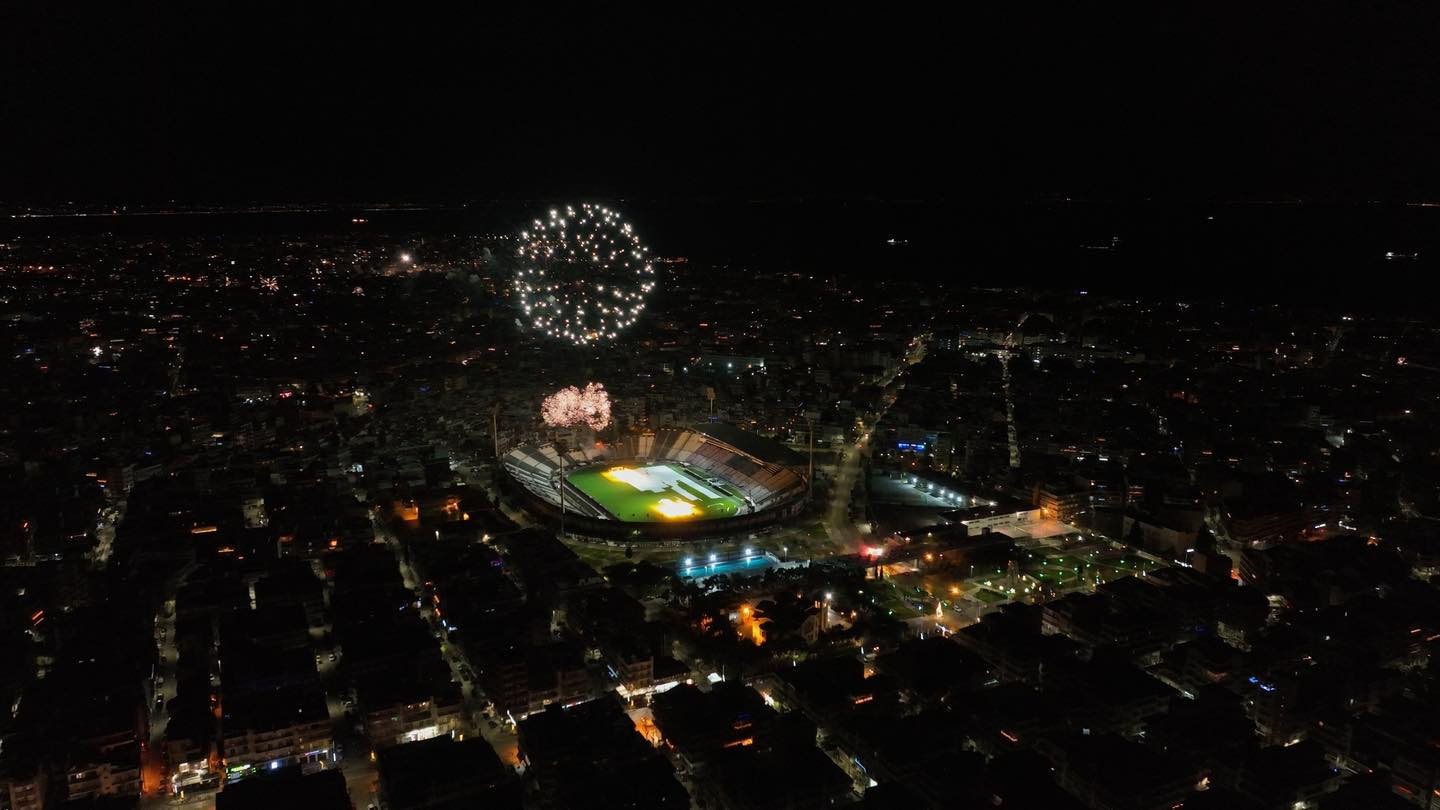 «Μια χρονιά ορόσημο» - Η Τούμπα έλαμψε την Πρωτοχρονιά για τα 100 χρόνια του ΠΑΟΚ (video)