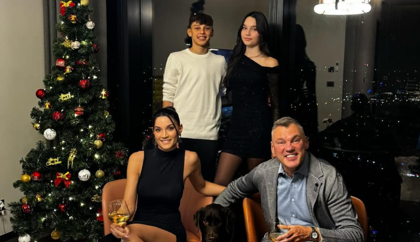 Η όμορφη φωτογραφία της οικογένειας Γιασικεβίτσιους και οι ευχές του Σάρας