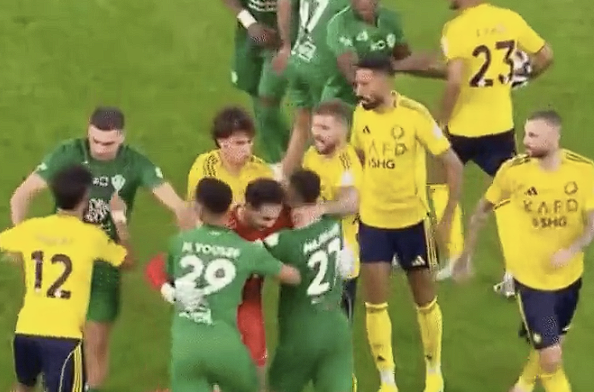 Απίθανο σκηνικό: Ο Ζοάο Φέλιξ δέχτηκε χαστούκι μετά την λήξη αγώνα (video)