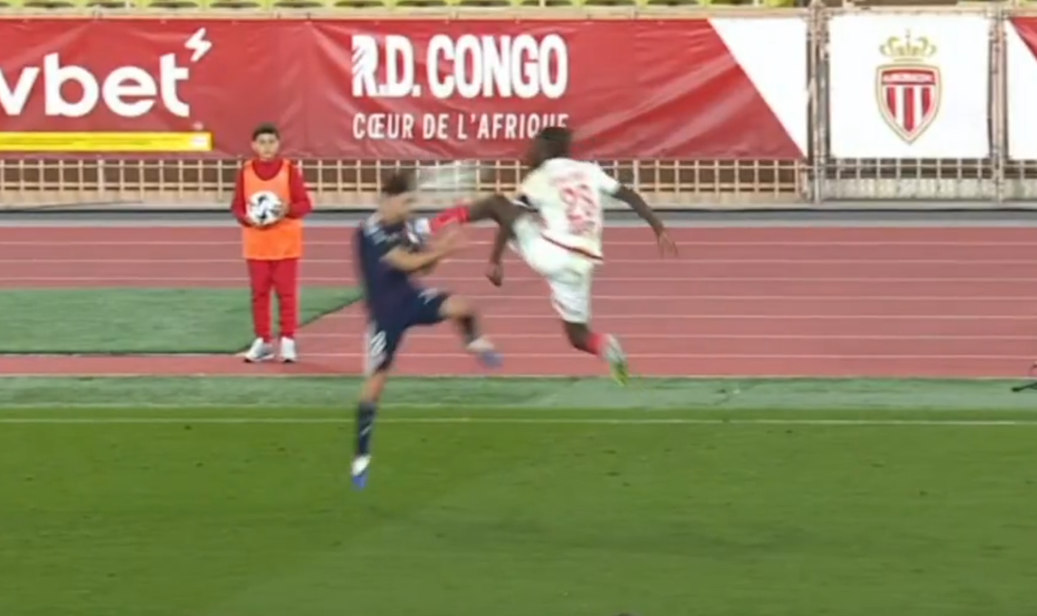 Παραλίγο να του κόψει την καριέρα - Το «δολοφονικό» μαρκάρισμα του Κουλιμπαλί στον Ταλιαφίκο (video)