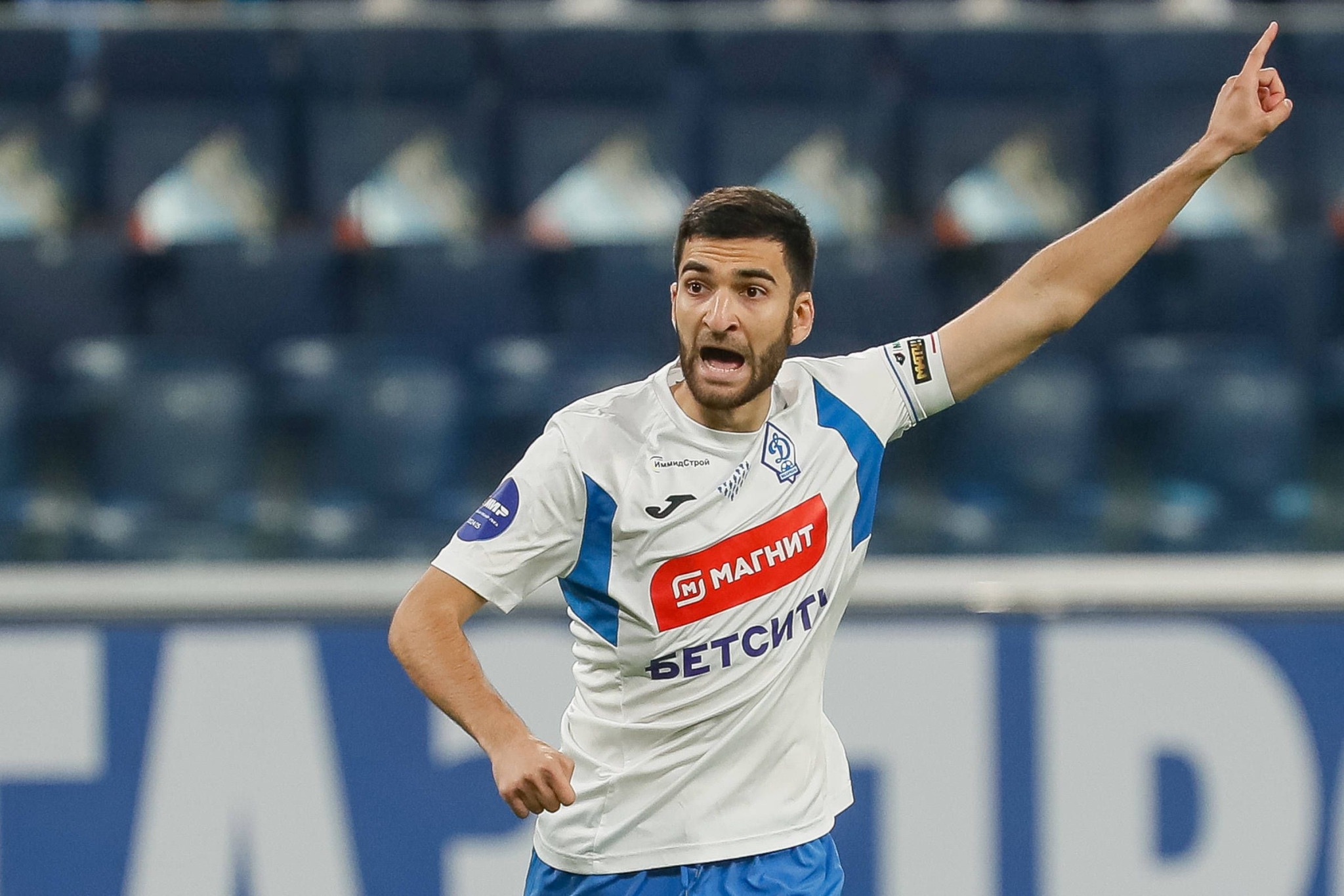 Τα ρωσικά ΜΜΕ στέλνουν στην ΑΕΛ Novibet τον κεντρικό αμυντικό, Ιντάρ Σουμάκοφ