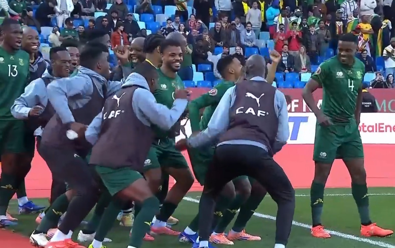 Νίκη - θρίλερ της Νοτίου Αφρικής κόντρα στη μαχητική Ζιμπάμπουε