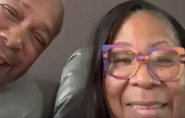 Οι γονείς του Χολμς πανηγύρισαν τη νίκη του Παναθηναϊκού στην επιστροφή του γιου τους (video)