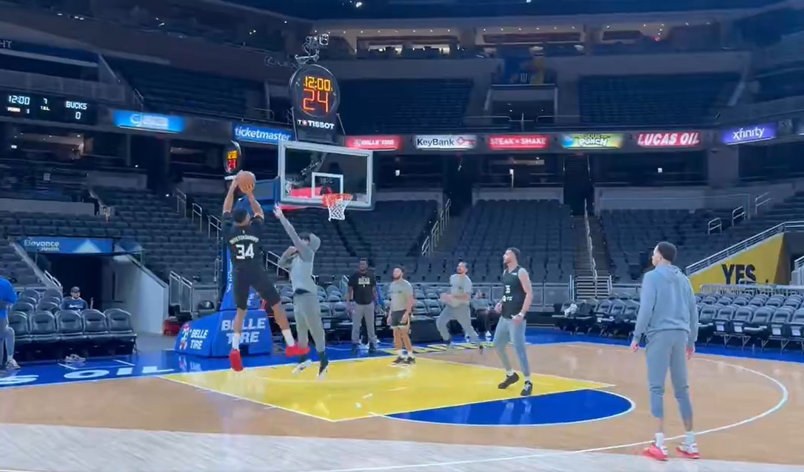 Παραμένει εκτός ο Αντετοκούμπο για τους Μπακς, προπονήθηκε στην Ιντιάνα σε φουλ ένταση (video)