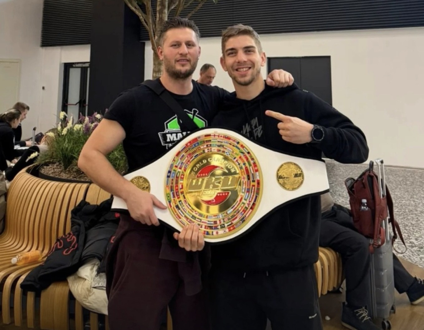 Προπονητής του Τσουκαλά για την άγρια επίθεση στη Σερβία: «Ήμασταν 4 άτομα και τρώγαμε ξύλο από 100» (video)