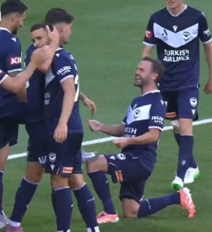 Ο φοβερός Βέργος σημείωσε χατ τρικ και ο Μάτα του... ξεσκόνισε τα παπούτσια (videos)