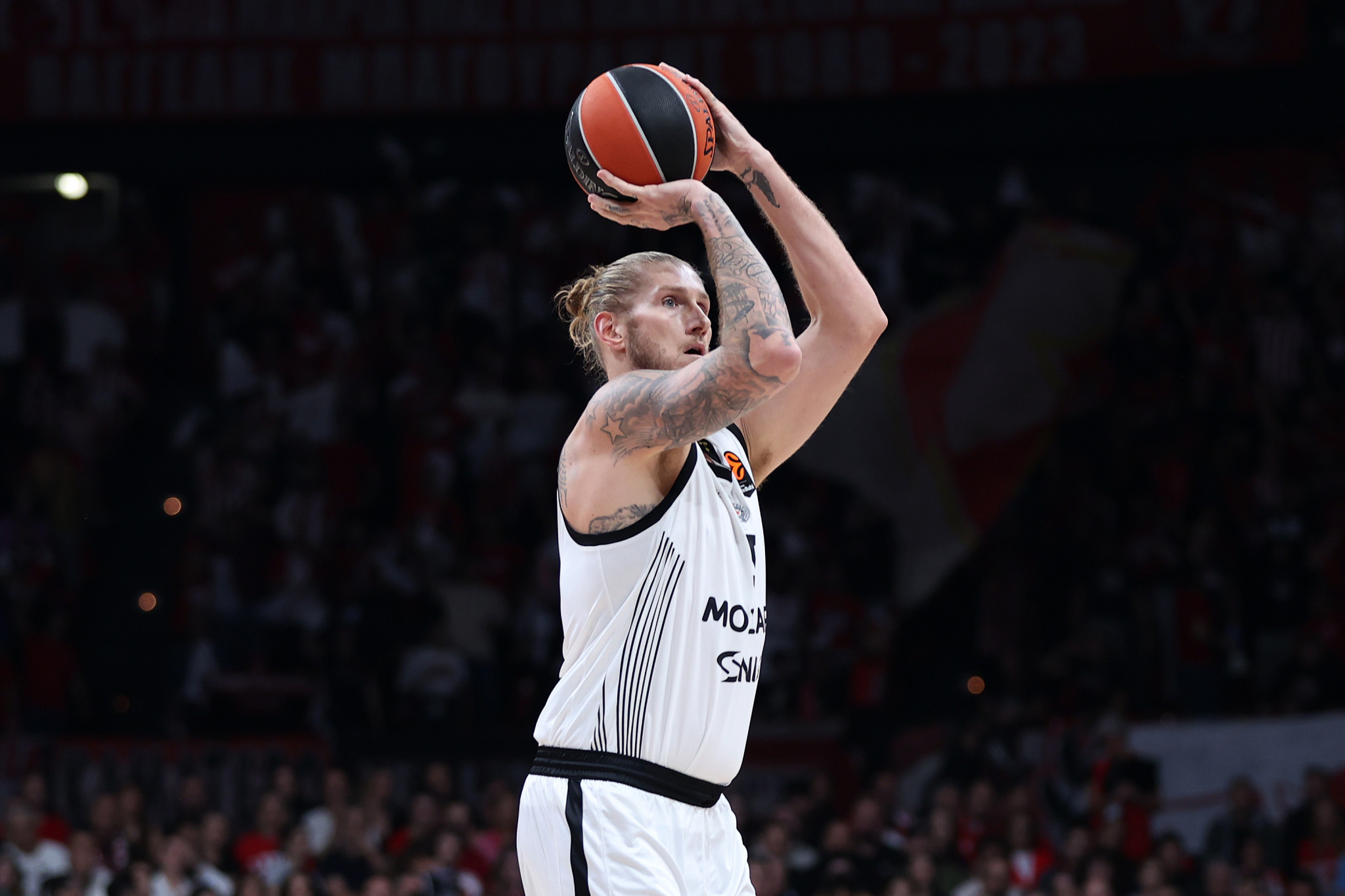 Οσετκόφσκι: «Πρέπει να ελπίζουμε ότι θα αστοχήσει ο Βεζένκοφ»