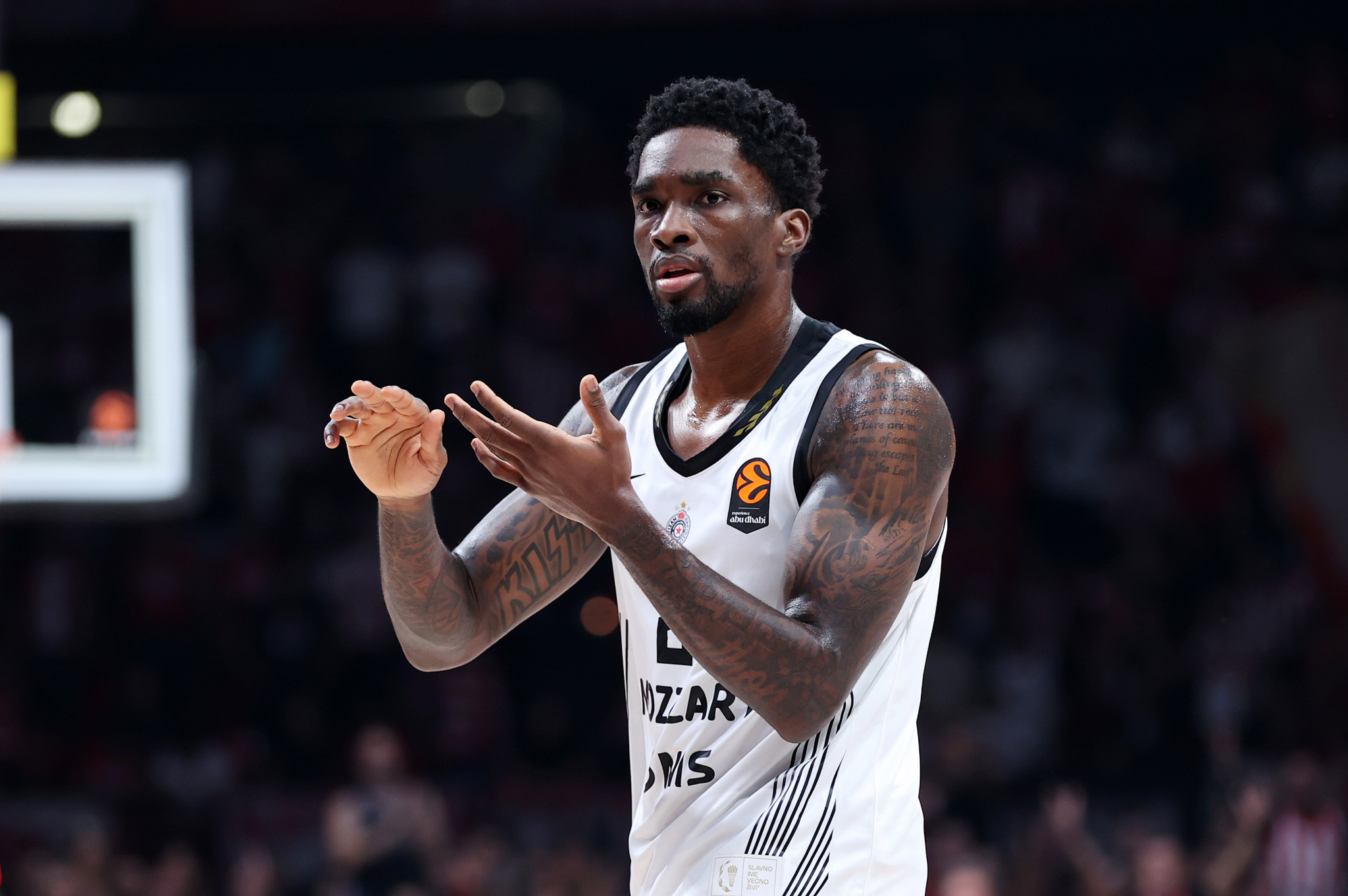 Νίκη σαν ήττα για την απίστευτα άτυχη Παρτίζαν: Ο Μίλτον έσπασε το χέρι του - Για πόσο θα μείνει εκτός