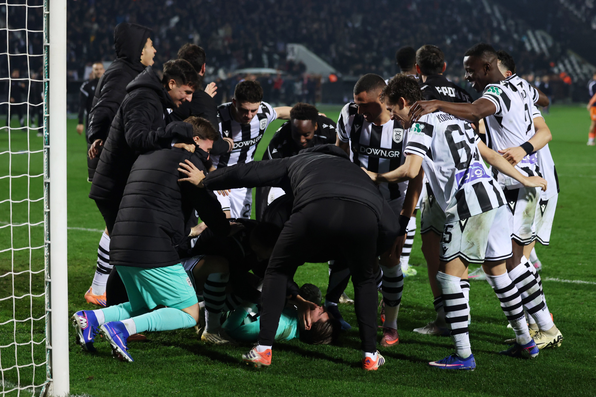 Τα πρώτα 100 χρόνια είναι δύσκολα...