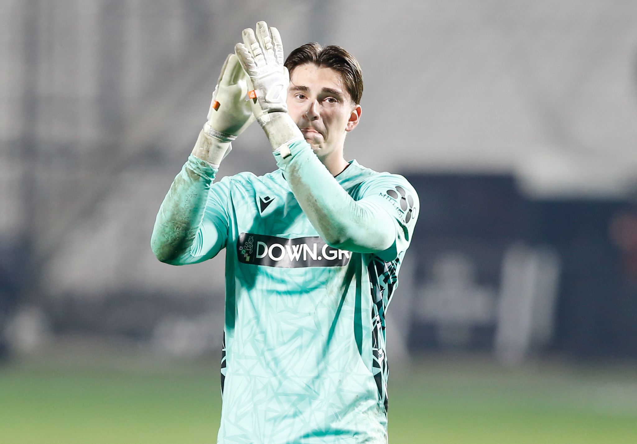 Συγκλονιστικός Μοναστηρλής: «Ήμουν σίγουρος ότι θα πιάσω το πέναλτι - Κλαίγαμε με τον πατέρα μου»