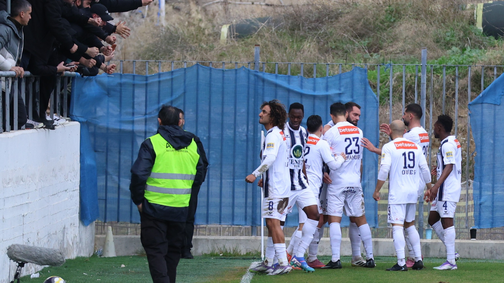 Το πρώτο παιχνίδι του Ουάρντα με τη φανέλα του Ηρακλή! (photo)