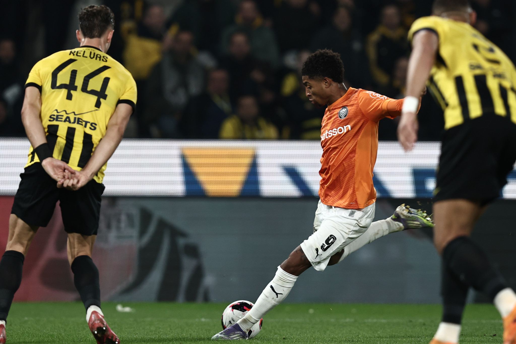 To γκολ του Σαλσέδο που έδωσε την πρόκριση στον ΟΦΗ κόντρα στην ΑΕΚ (video)