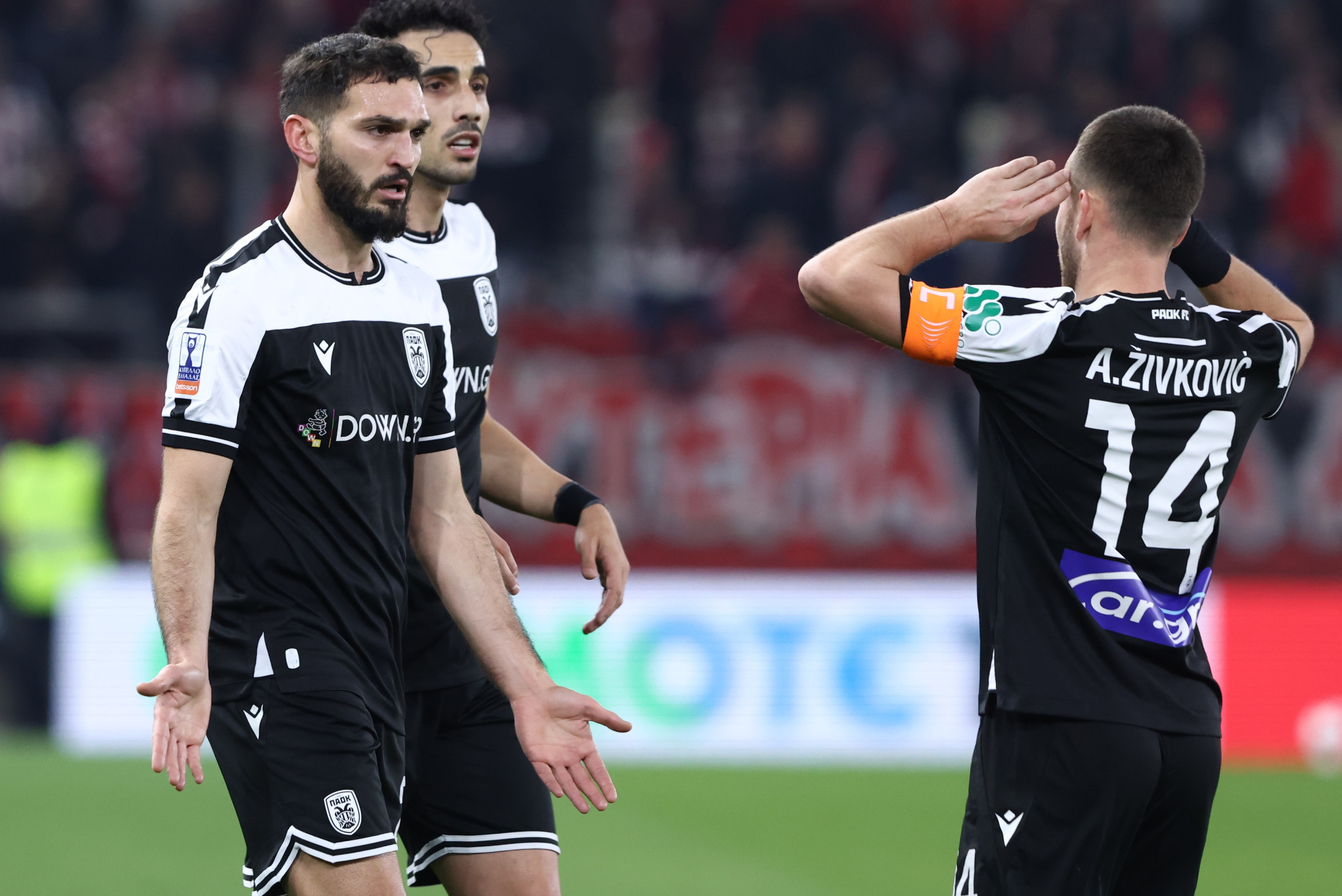 Όταν κάθεται η σκόνη, φτιάχνεις καρδούλες με το δάχτυλο…