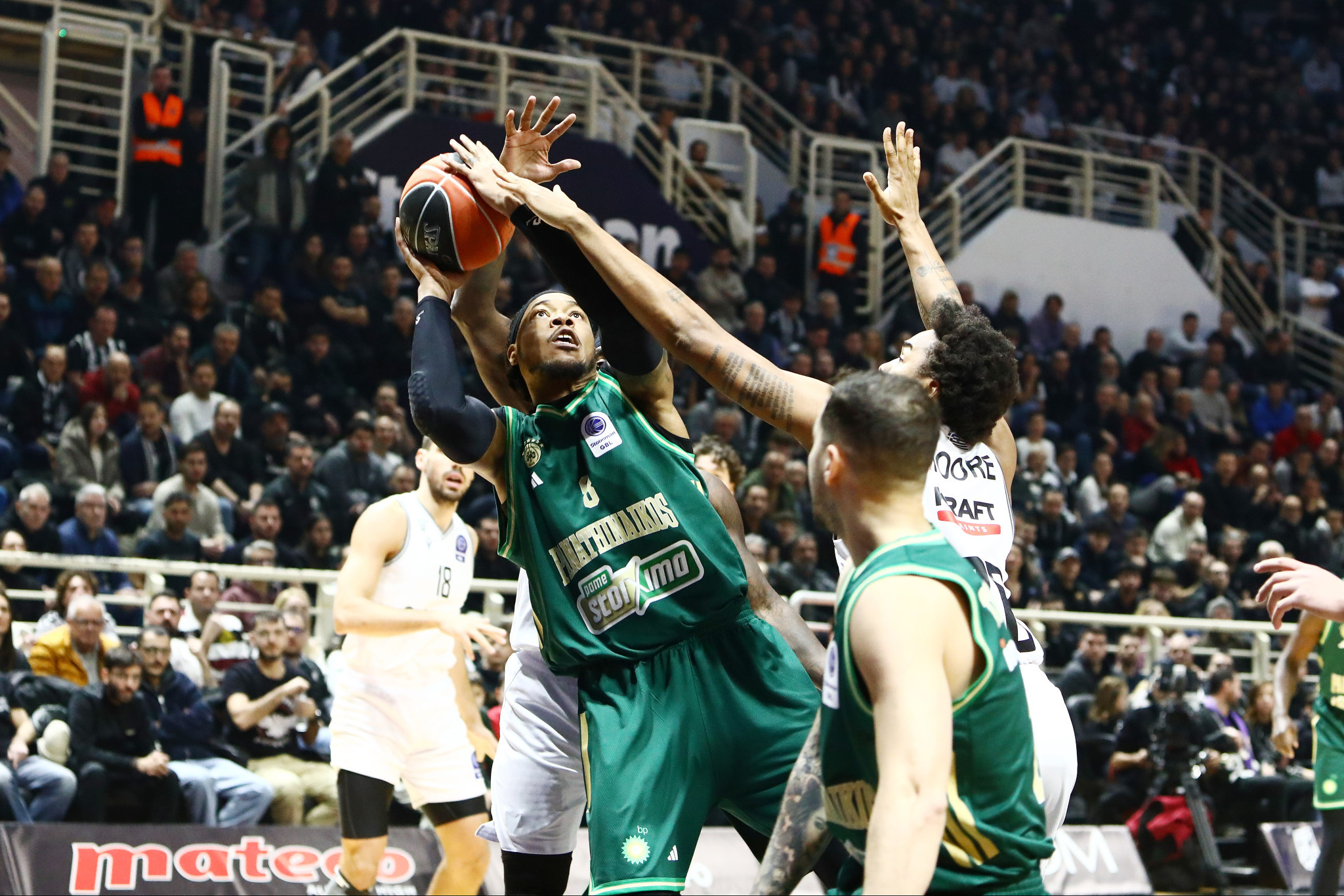 Δημιουργία του Τολιόπουλου, δύσκολο καλάθι του Χολμς (video)