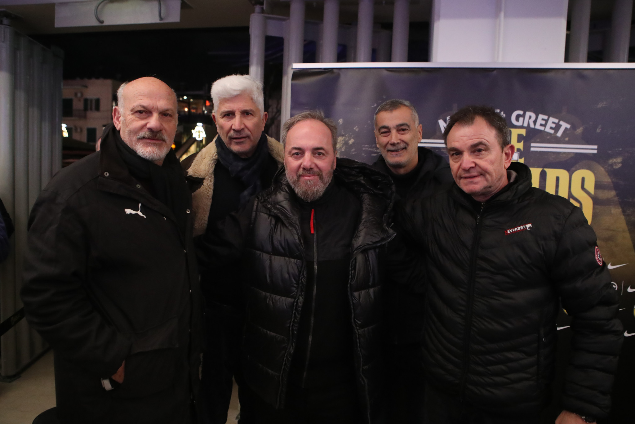 «Χαμός» για τον σπουδαίο Μιχάλη Κασάπη έξω από την OPAP Arena πριν το ΑΕΚ - Παναθηναϊκός (video)