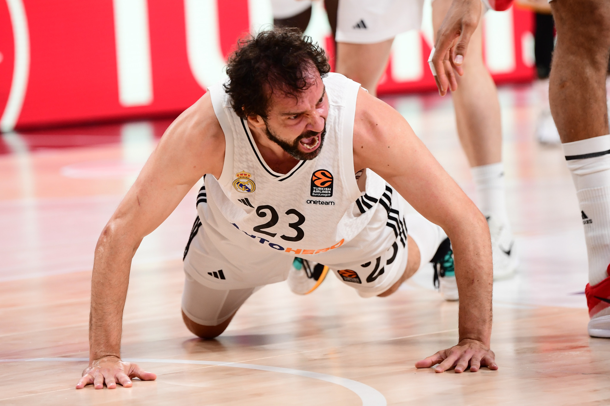 Ο Χάρντεν απάντησε στην ιστορία για τηλεφώνημά του στον Γιουλ: «Ποιος είναι αυτός;» (video)