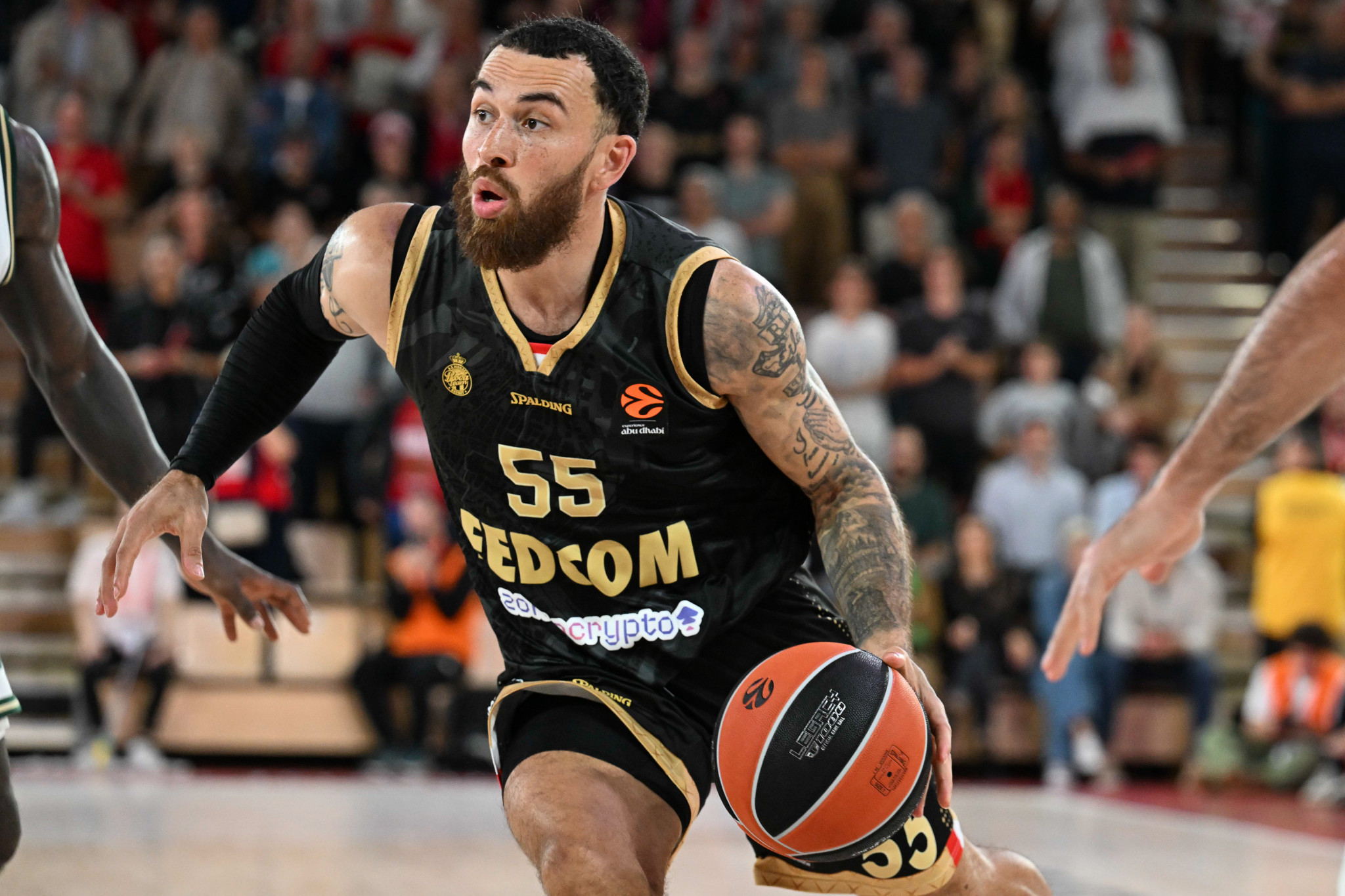 Η Μονακό έφυγε με το διπλό από το Παρίσι και βλέπει κορυφή